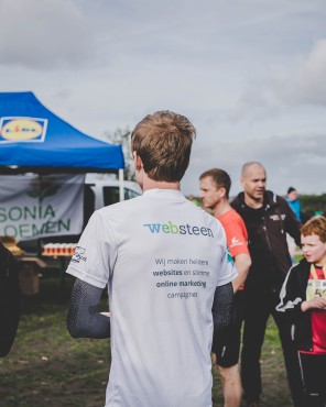 Websteen in actie tijdens de Wolfskamerloop 2019.