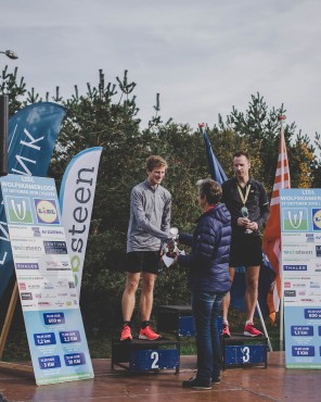 Websteen in actie tijdens de Wolfskamerloop 2019.