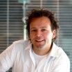 Bas Luttmer poseert