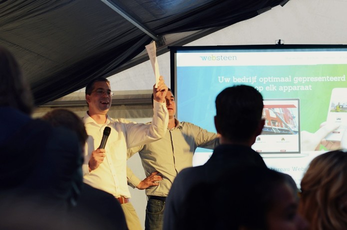 Roy & Dennis geven een presentatie
