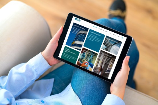 Website van geveladvies.nl op een tablet.
