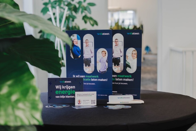 Folders, kaarten, stickers, pennen en visitekaartjes in de nieuwe branding van Websteen