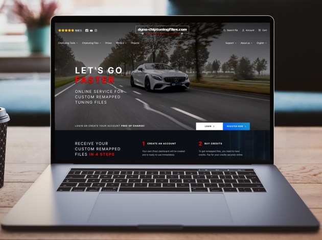Tablet met de website van Dyno-ChiptuningFiles.com in beeld