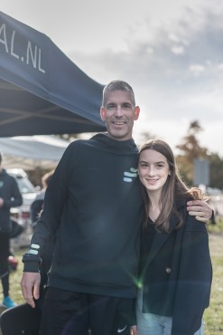 Websteen aanwezig en goudsponsor van de 10e Wolfskamerloop