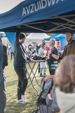 Websteen aanwezig en goudsponsor van de 10e Wolfskamerloop
