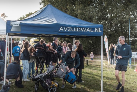 Websteen aanwezig en goudsponsor van de 10e Wolfskamerloop