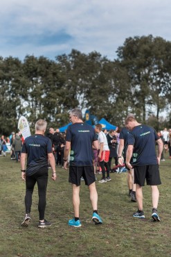 Websteen aanwezig en goudsponsor van de 10e Wolfskamerloop