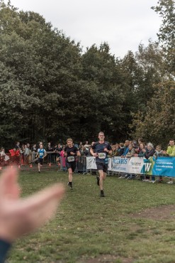 Websteen aanwezig en goudsponsor van de 10e Wolfskamerloop