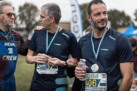 Websteen aanwezig en goudsponsor van de 10e Wolfskamerloop