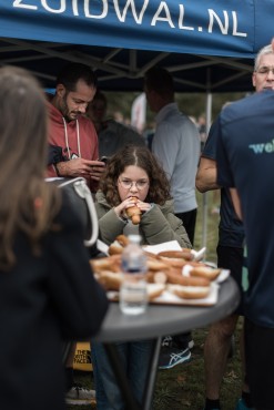 Websteen aanwezig en goudsponsor van de 10e Wolfskamerloop