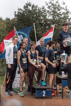 Websteen aanwezig en goudsponsor van de 10e Wolfskamerloop