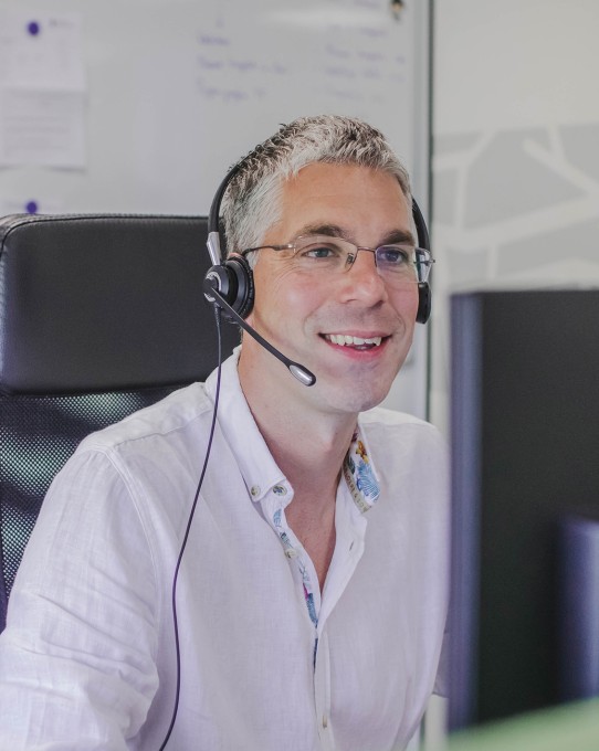 Roy Jongerden eigenaar van Websteen in een call