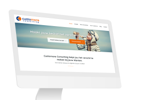 Laptop en telefoon met daarop de website van Customore Consulting