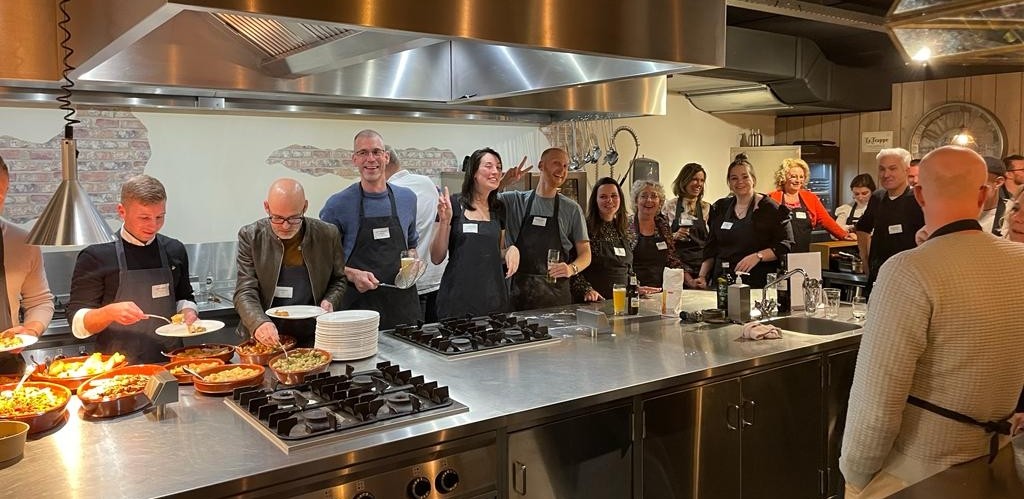 Partnerevent van Websteen waarbij een Tapas Kookworkshop word gegeven in beeld