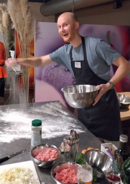 Websteen met diverse partners aan het koken en netwerken.