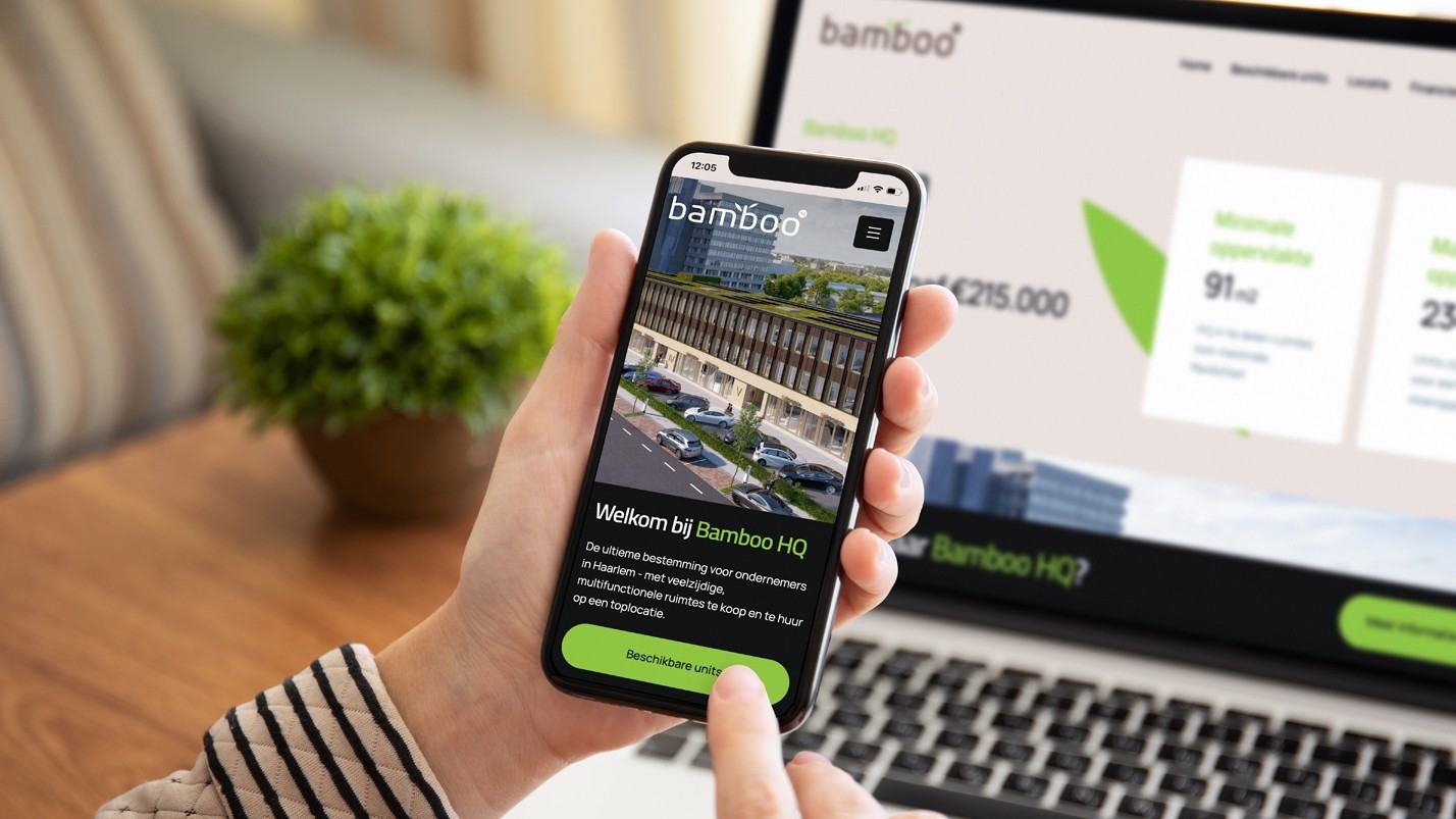 Iphone en macbook met de website Bamboo HQ in beeld