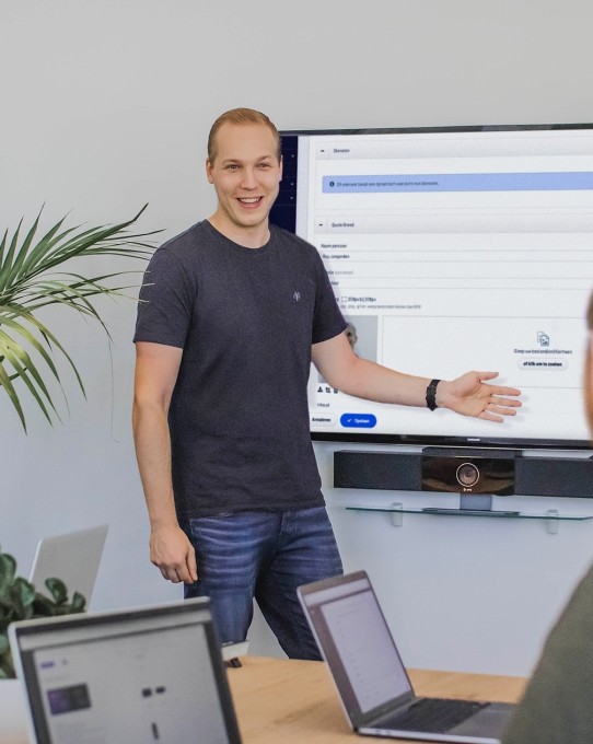 Wouter die een presentatie geeft