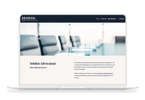 Laptop en telefoon met daarop de website van Sehdou Advocatuur