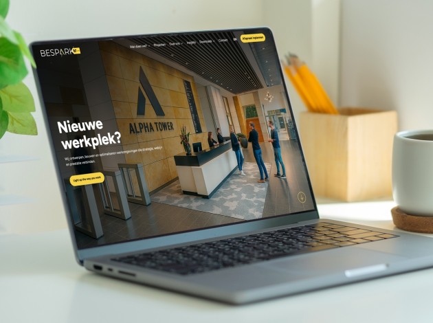 Laptop met de nieuwe website van BeSpark in beeld