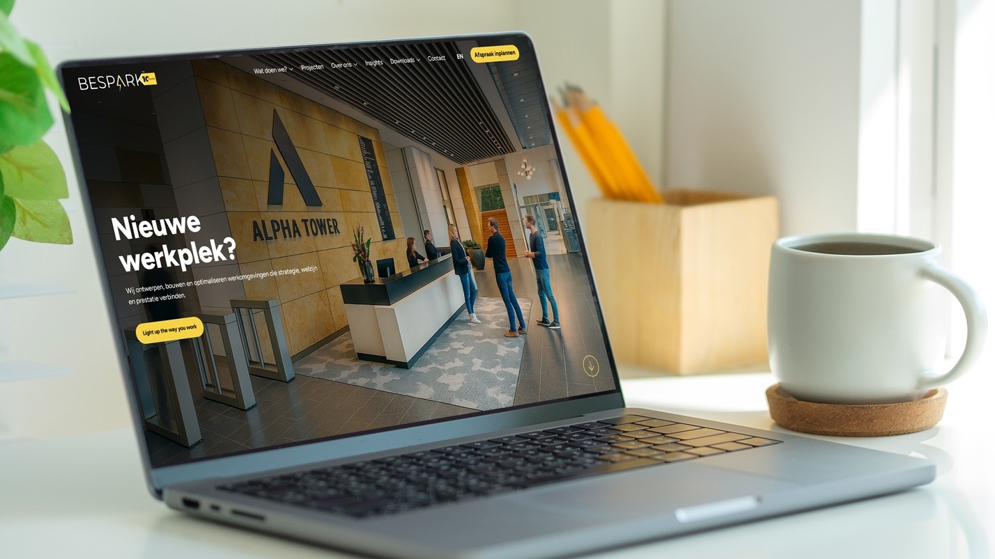 Laptop met de nieuwe website van BESPARK in beeld