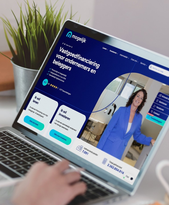 Voorbeeld hoe de website eruit ziet op mobiel en laptop