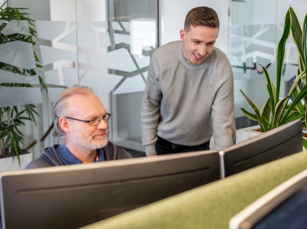 Medewerkers van Websteen leggen E-E-A-T-principe uit
