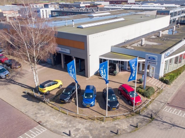Autobedrijf Koos Poll gefotografeerd met drone