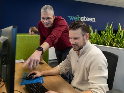 Roy en Wesley overleggen over digitale toegankelijkheid