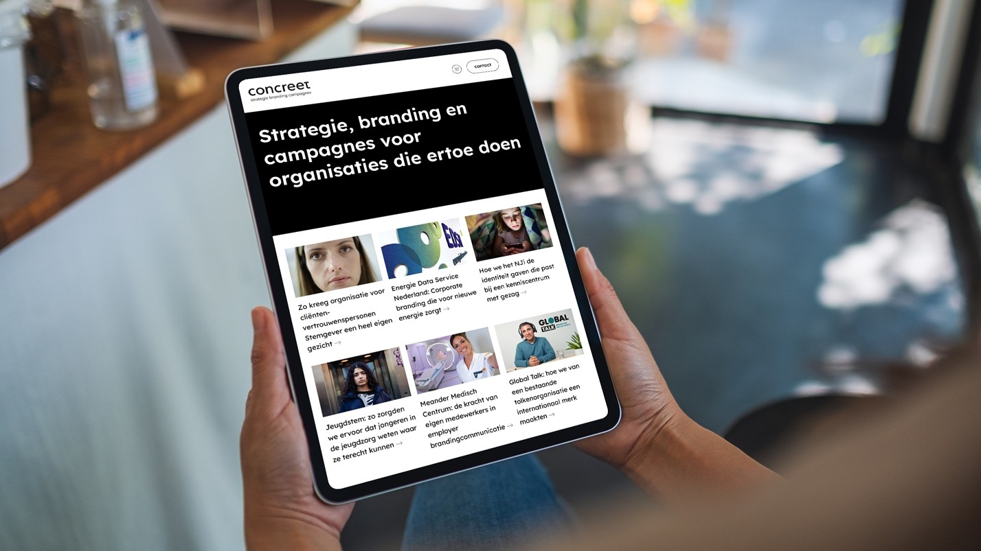 Ipad met de website van Concreet in beeld
