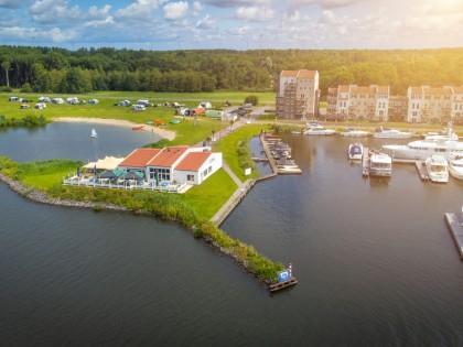camping-strandtent-marina-eemhof-zeewolde-Beachclub-drone