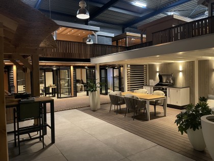 Almere Buitenleven showroom overkapping Suns en Reny haarden