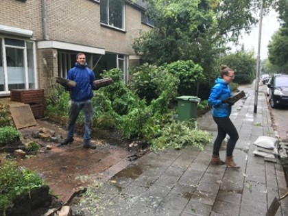 ontstenen
