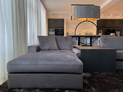 Luxe_longchair_met_ringlamp_op_maat