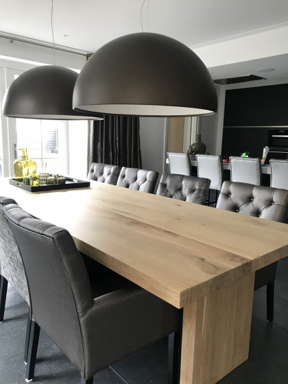 Luxe stoelen in moderne stof en interiorstyling interieurproject