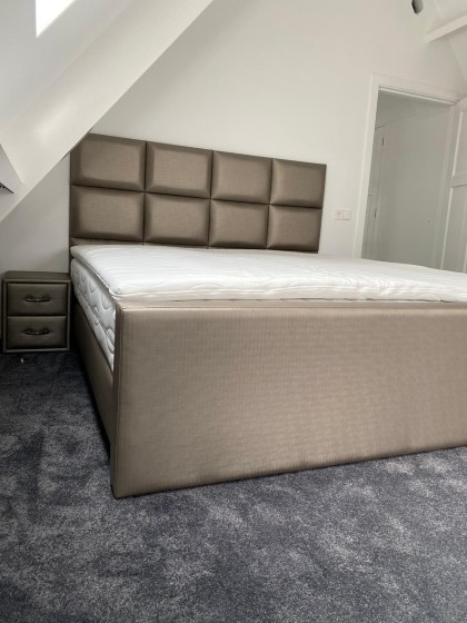Maatwerk_bed_en_hoofdbord
