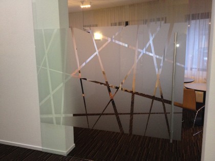 mees_reclame_veenendaal_raam_belettering_kantoorruimte