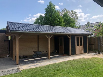 zadeldak schuur met overkapping Lugarde