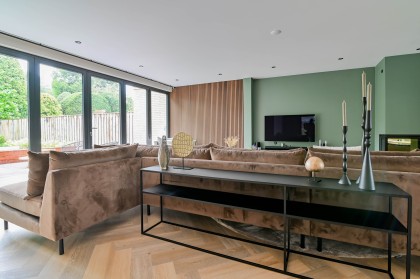 Maatwerk-bank-met-console