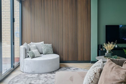Ronde-fauteuil-in-luxe-stof