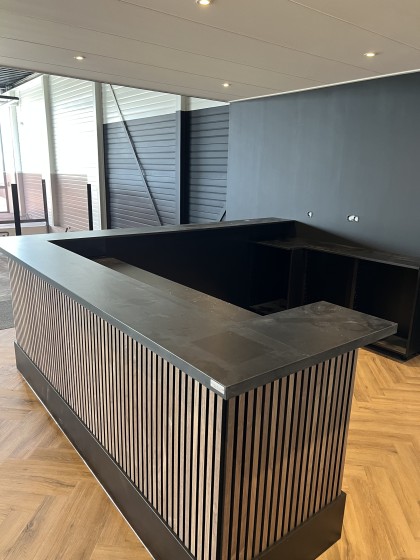 Showroom bar