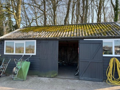 Deuren afhangen door Tilburgs Bouw- & Timmerbedrijf