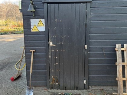 Deuren afhangen door Tilburgs Bouw- & Timmerbedrijf