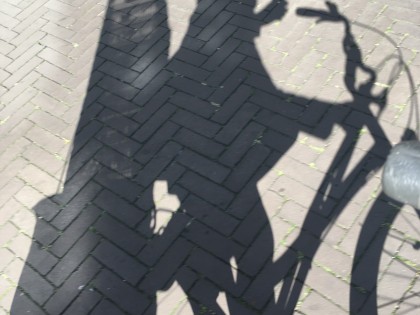 Carolien Adriaansche plastic afval op de fiets