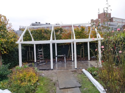Zadeldak constructie wit Douglas