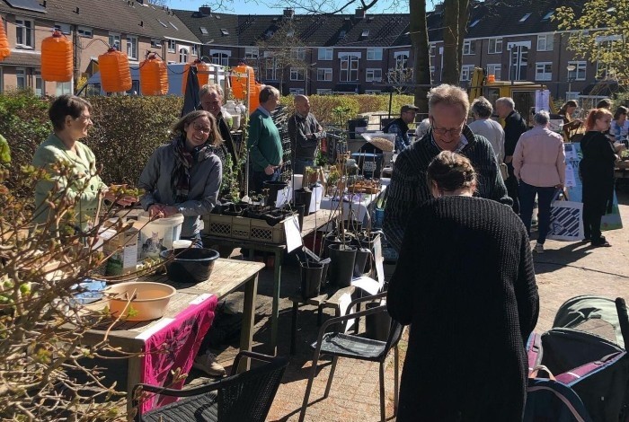 lentemarkt bij de WAR