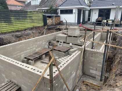 Zwembad in tuin Almere Buitenleven