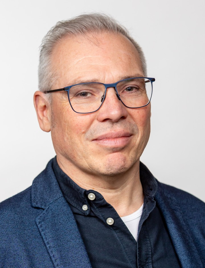 Dr. Carlos Fitzsimons