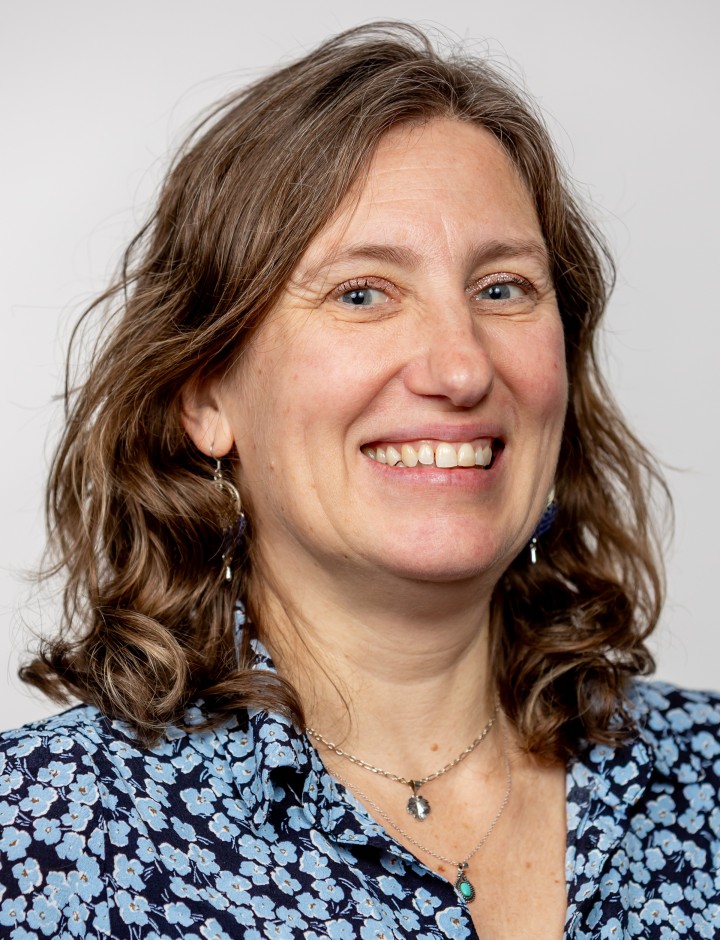 Dr. Aniko Korosi