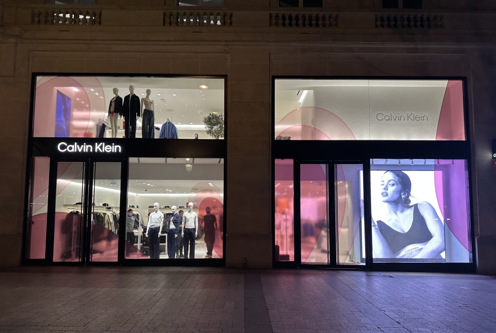 Raambelettering Calvin Klein  Valentijn 2025