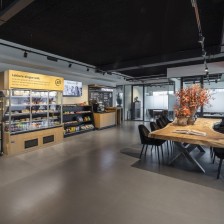 Cementgebonden_gietvloer_AT_the_Office